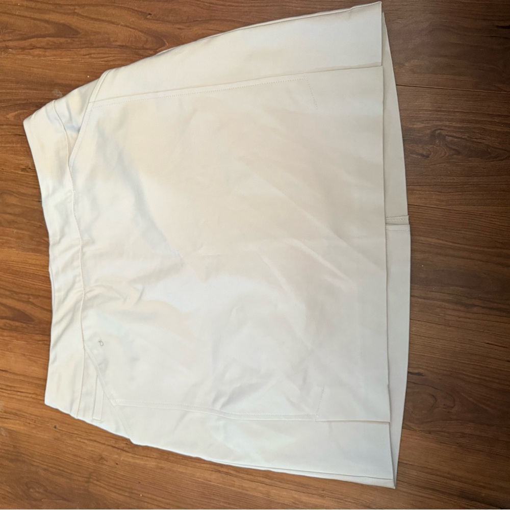 SC and Co tan skort. NWOT size Medium